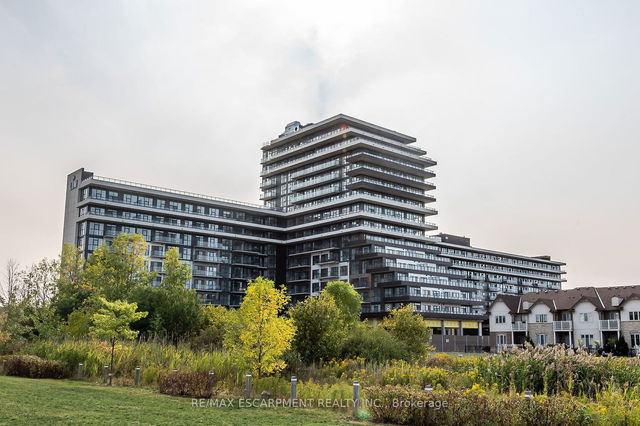 1302 - 550 North Service Road