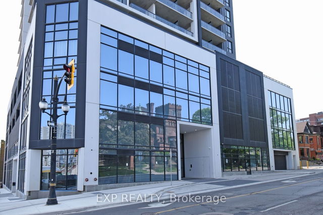 1701 - 15 Queen Street