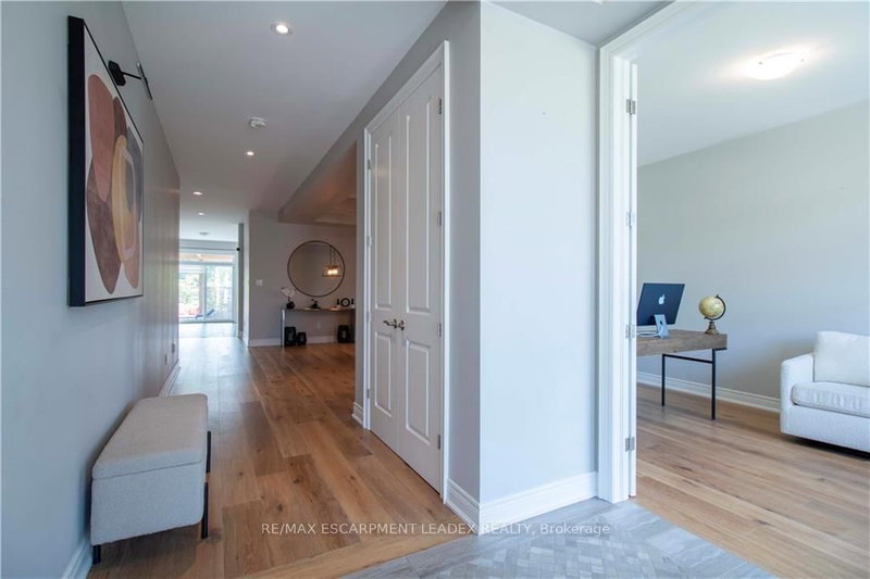 19 Secinaro Ave, Hamilton, L9G 0C6 | Image 3