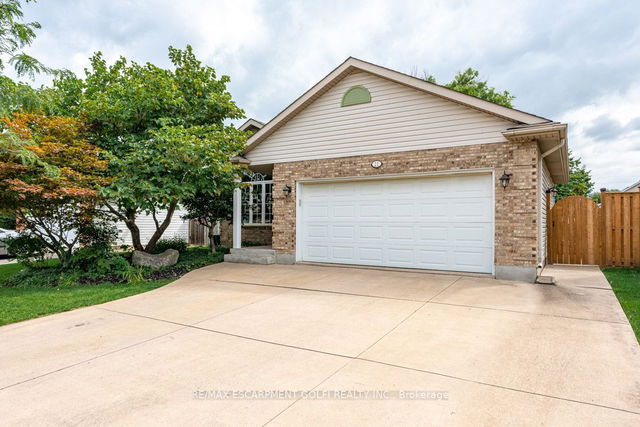 21 Foxhill Crescent