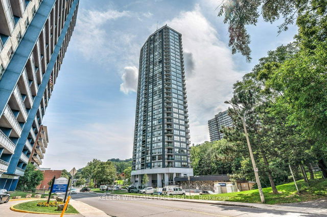 2004 - 150 Charlton Avenue