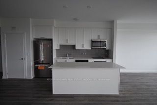 418 - 600 North Service Road