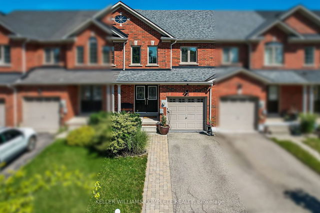 32 Mackenzie King Avenue