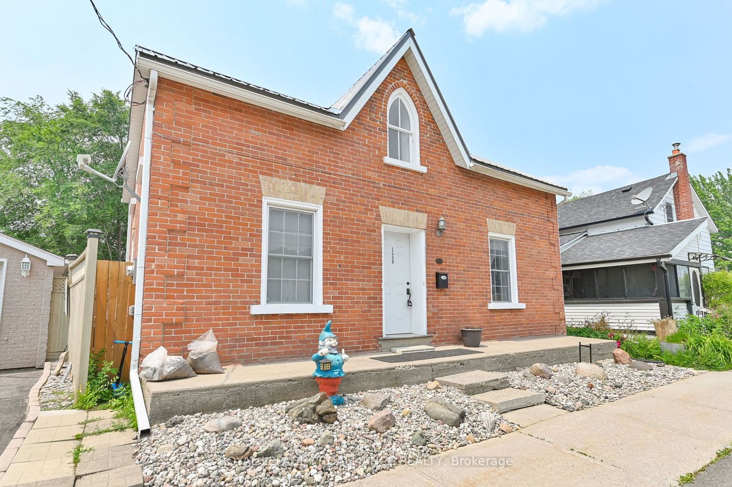 Listing Image 5