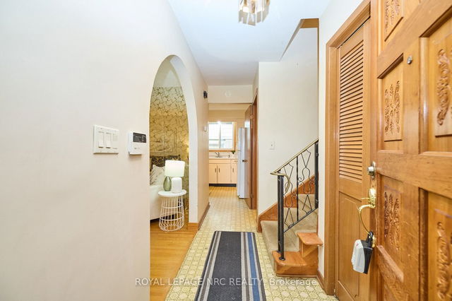 4484 Meadowvale Drive