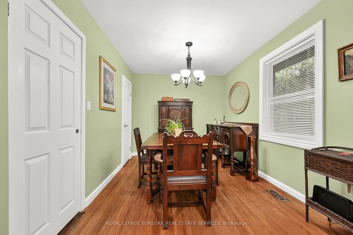 Listing Image 7