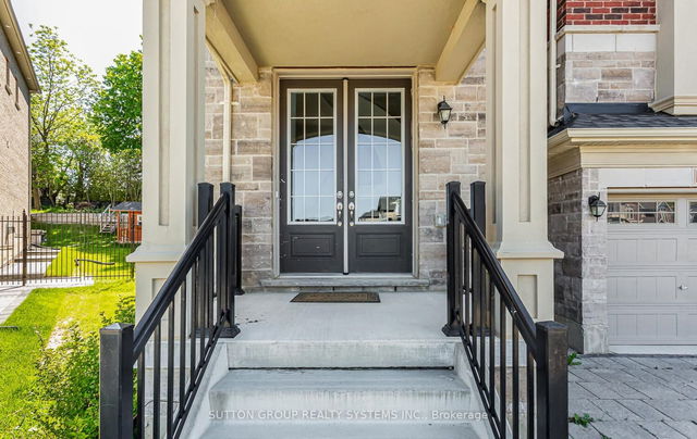 925 Pondcliffe Court