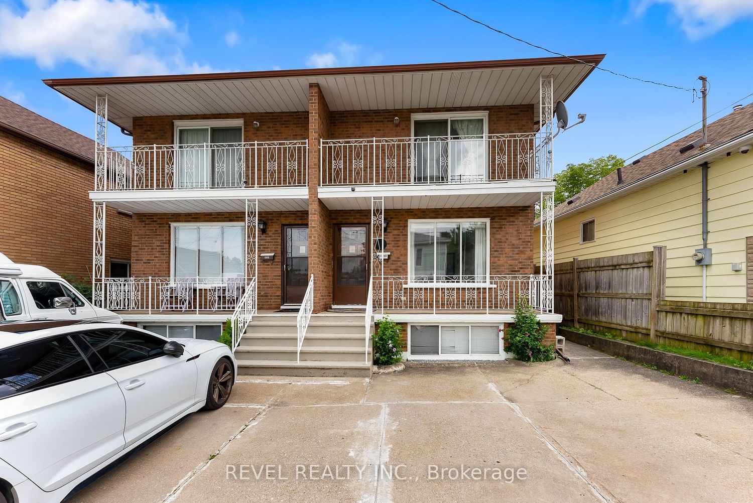 Listing photo 2