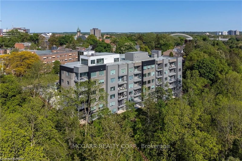 401 - 77 Yates St, St. Catharines, L2R 5R7 | Image 3