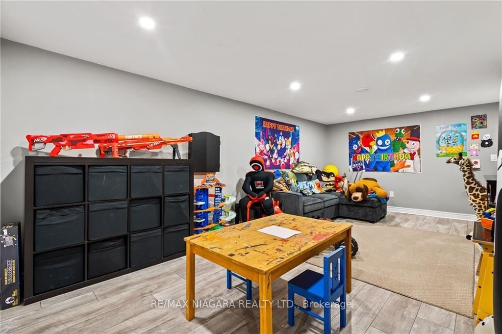 Listing Image 23