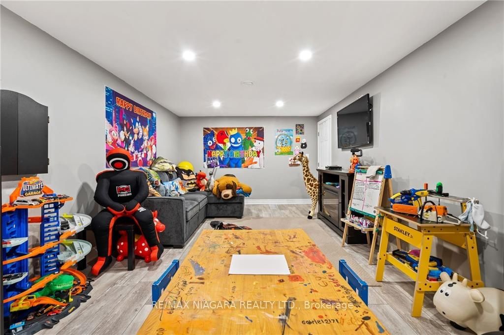 Listing Image 24