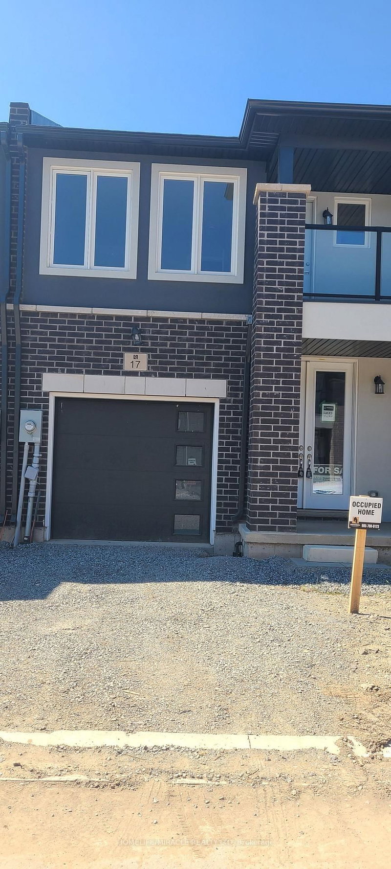 17 Renfrew Tr, Welland, L3C 0K2 | Image 2