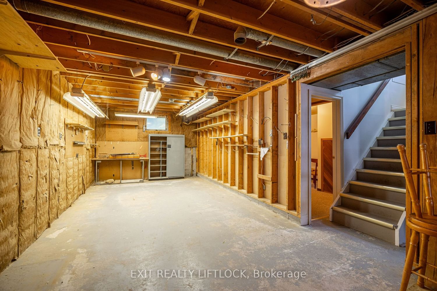Listing Image 16