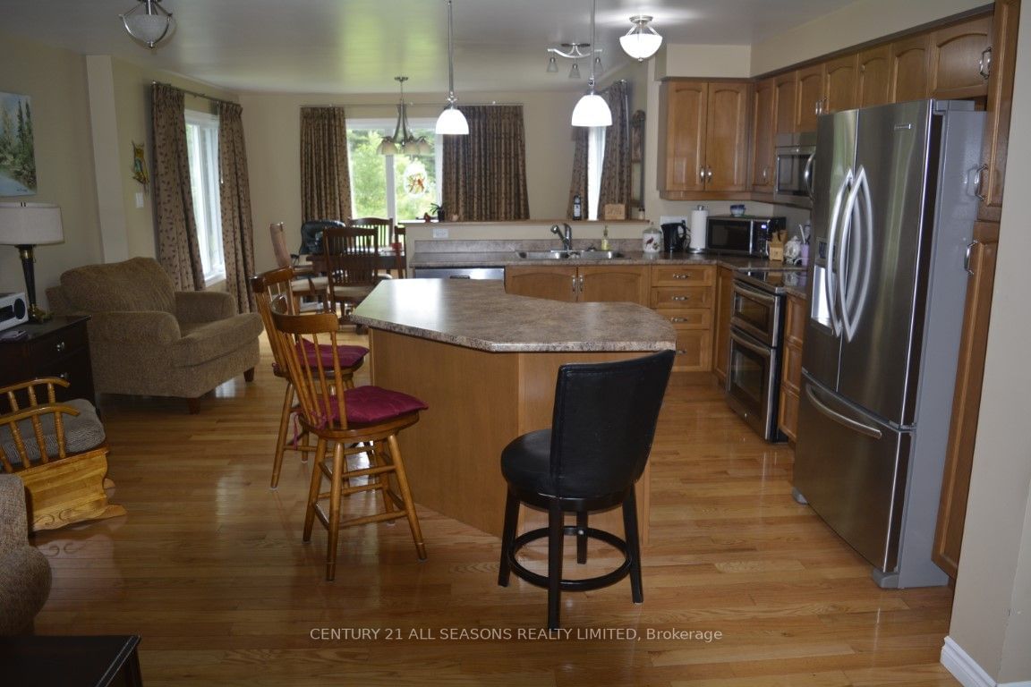 Listing Image 5