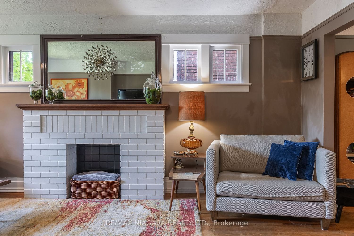 Listing Image 7