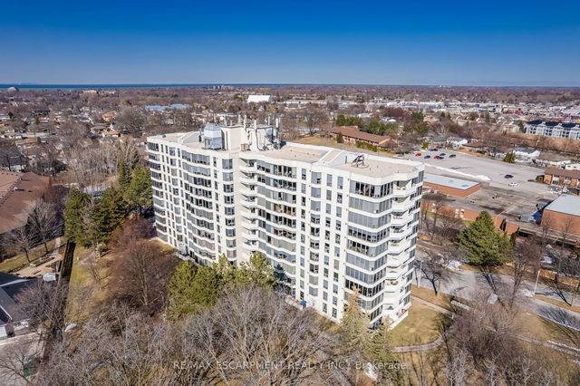 1109 - 81 Scott Street