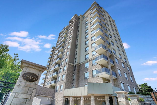 402 - 223 Erb Street