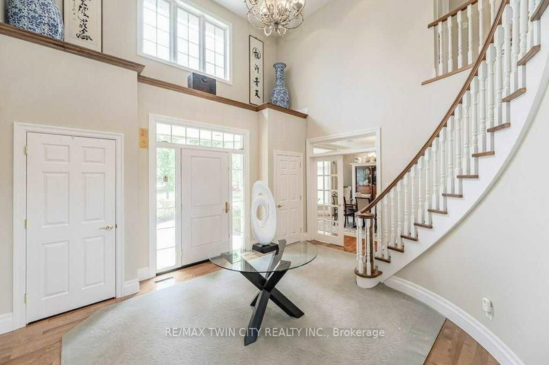 338 River Oak Pl, Waterloo, N2K 3N8 | Image 3