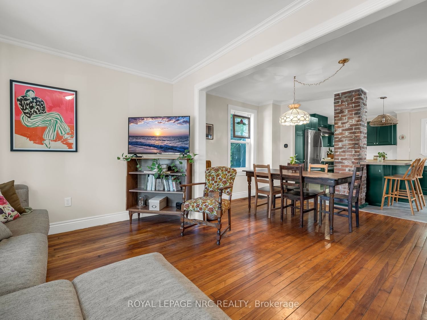 Listing Image 7