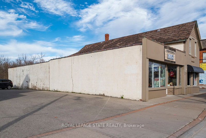 239 Main St W, Port Colborne, L3K 3V7 | Image 3