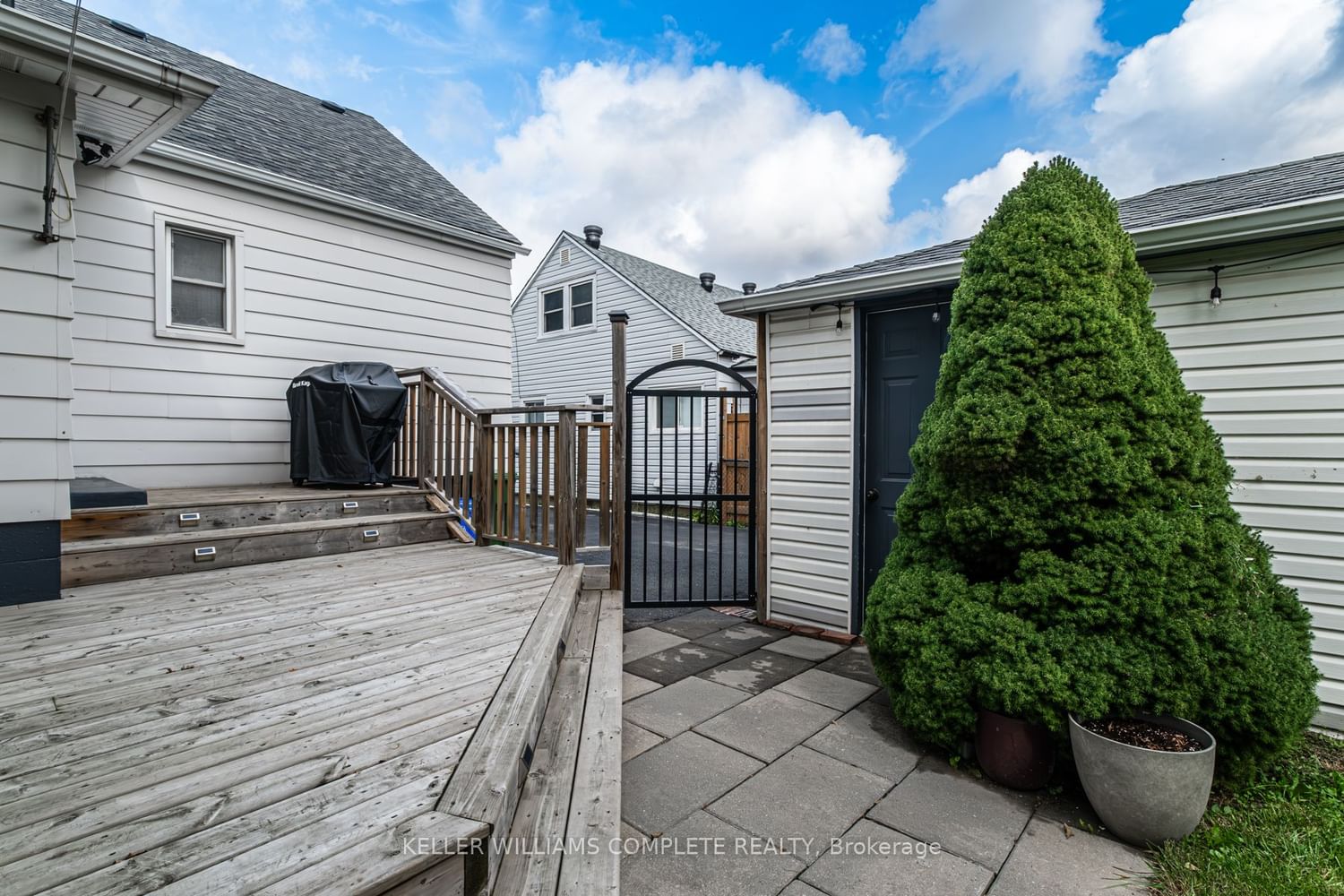 Listing Image 9
