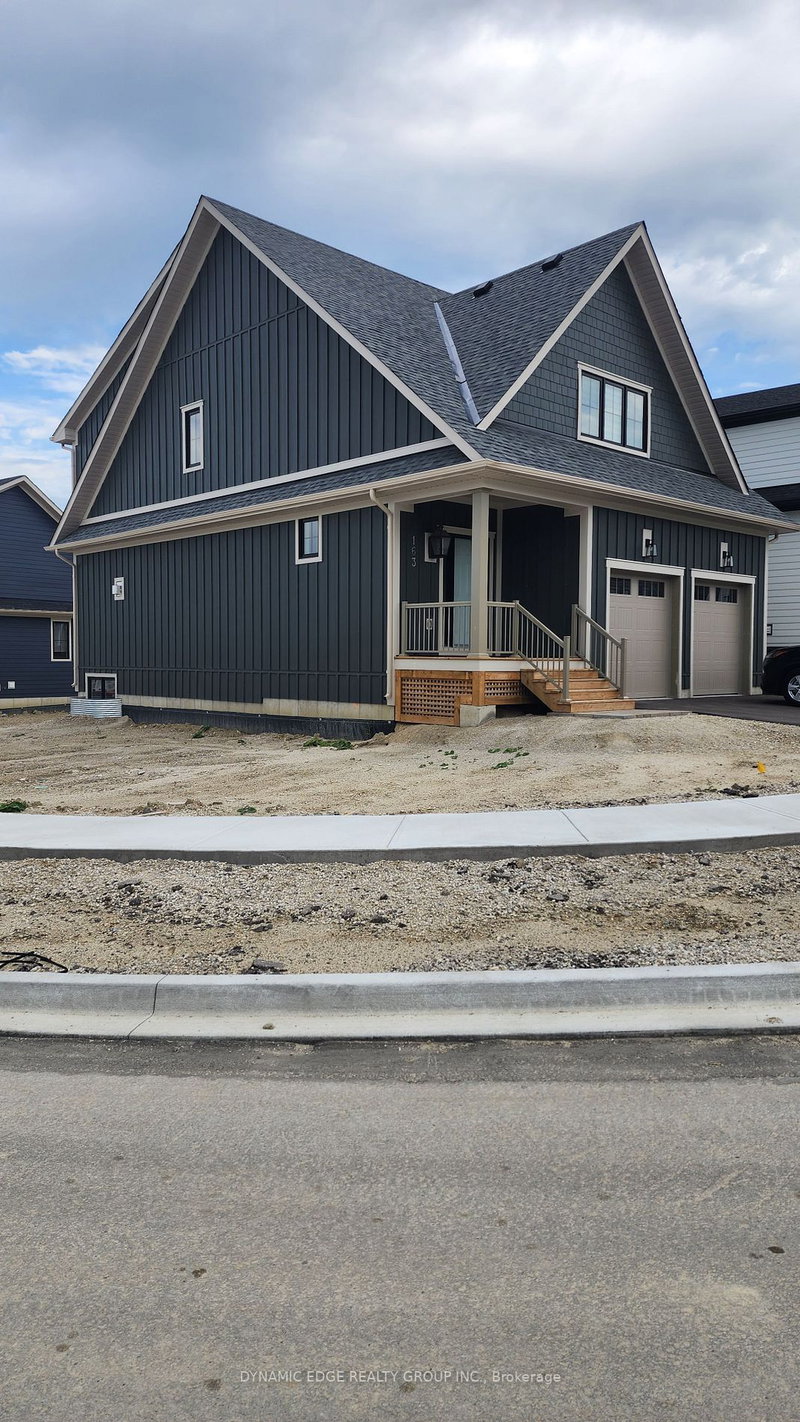 163 Courtland St, Blue Mountains, L9Y 5L7 | Image 2