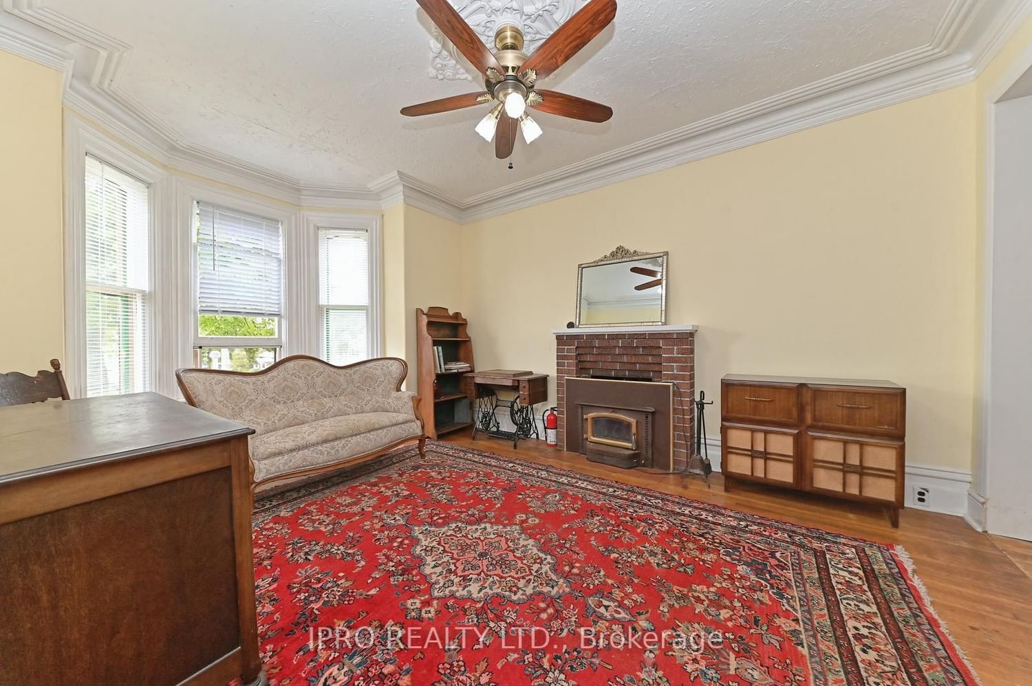Listing Image 7