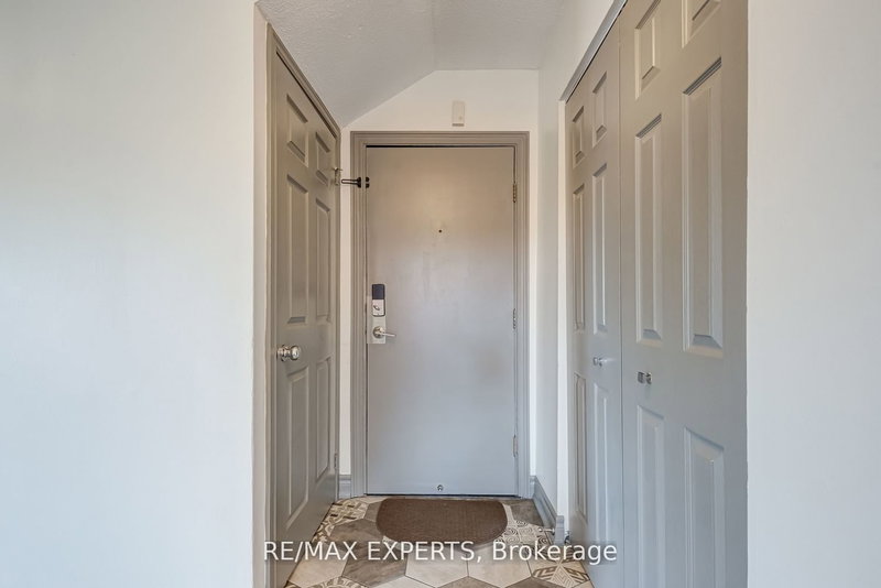 J - 766 Walter St, Cambridge, N3H 4P3 | Image 2