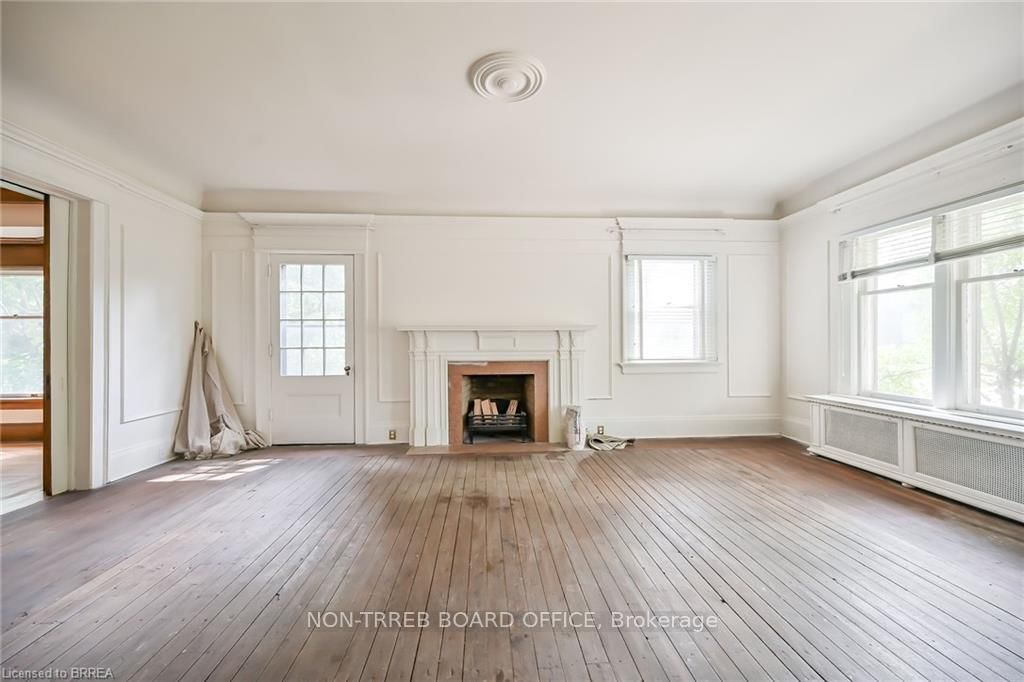 Listing Image 16
