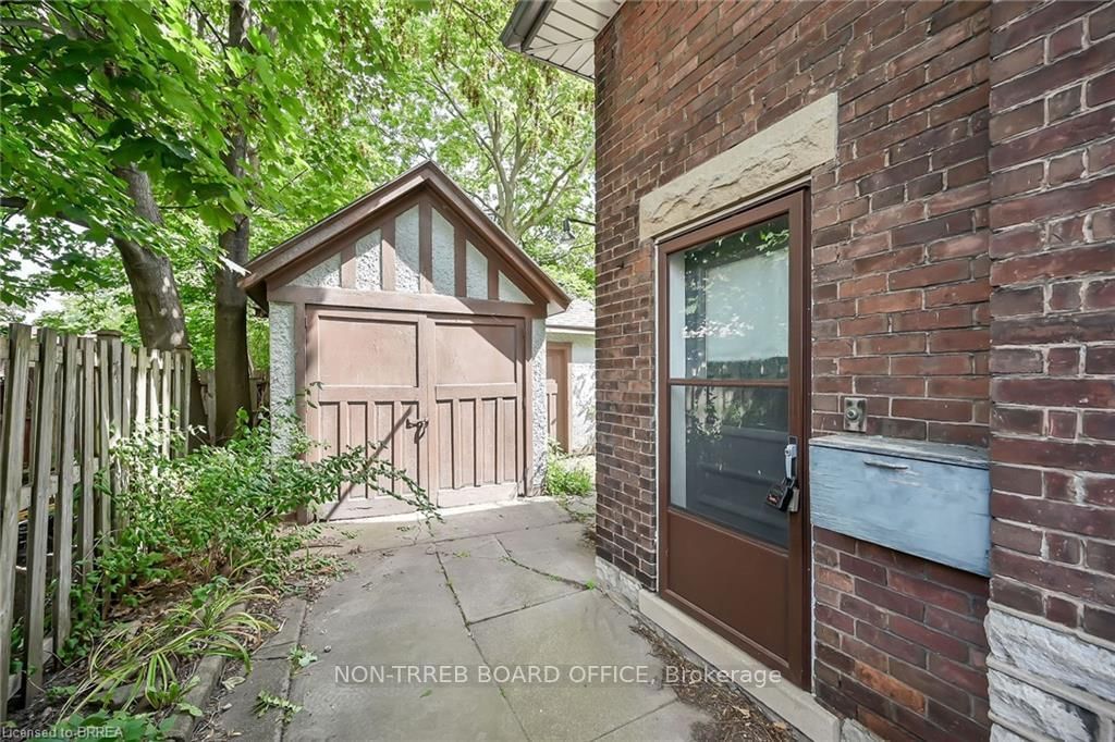 Listing Image 9