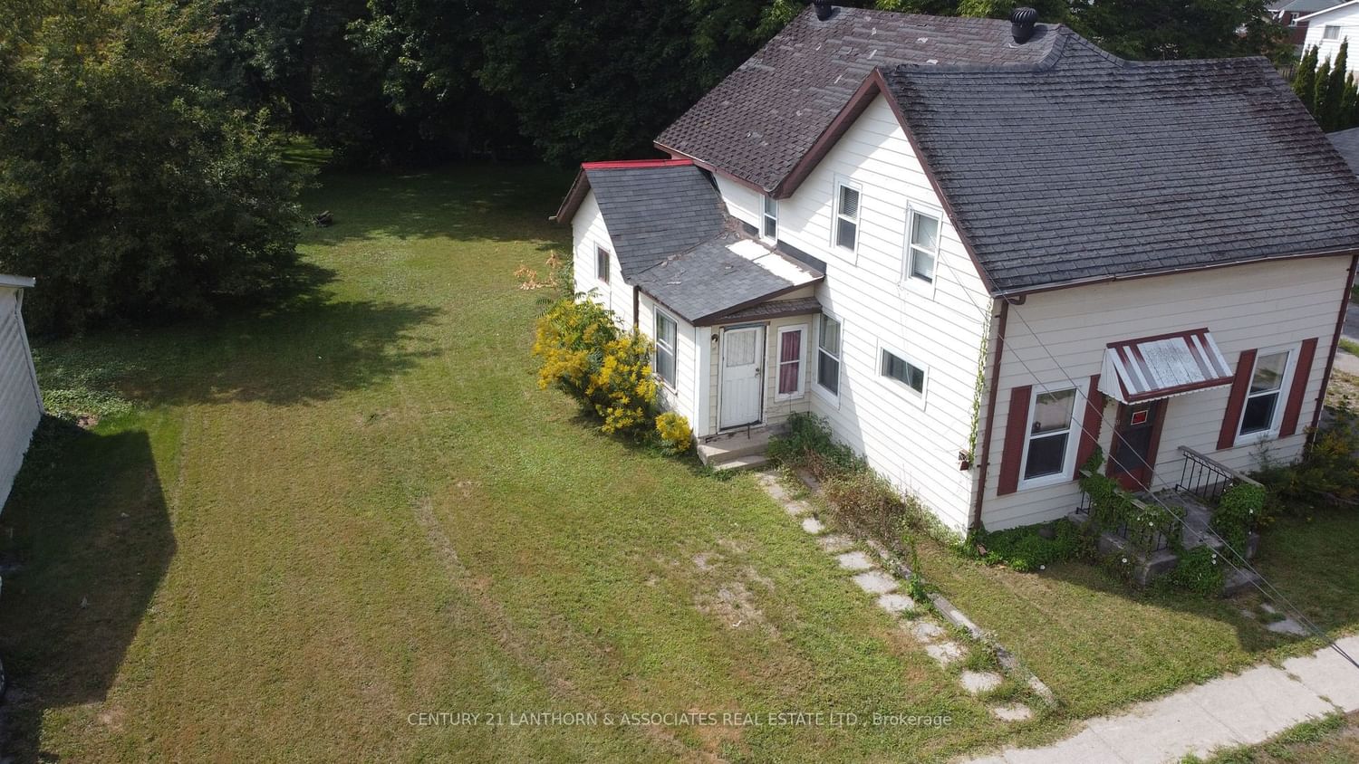 Listing photo 4