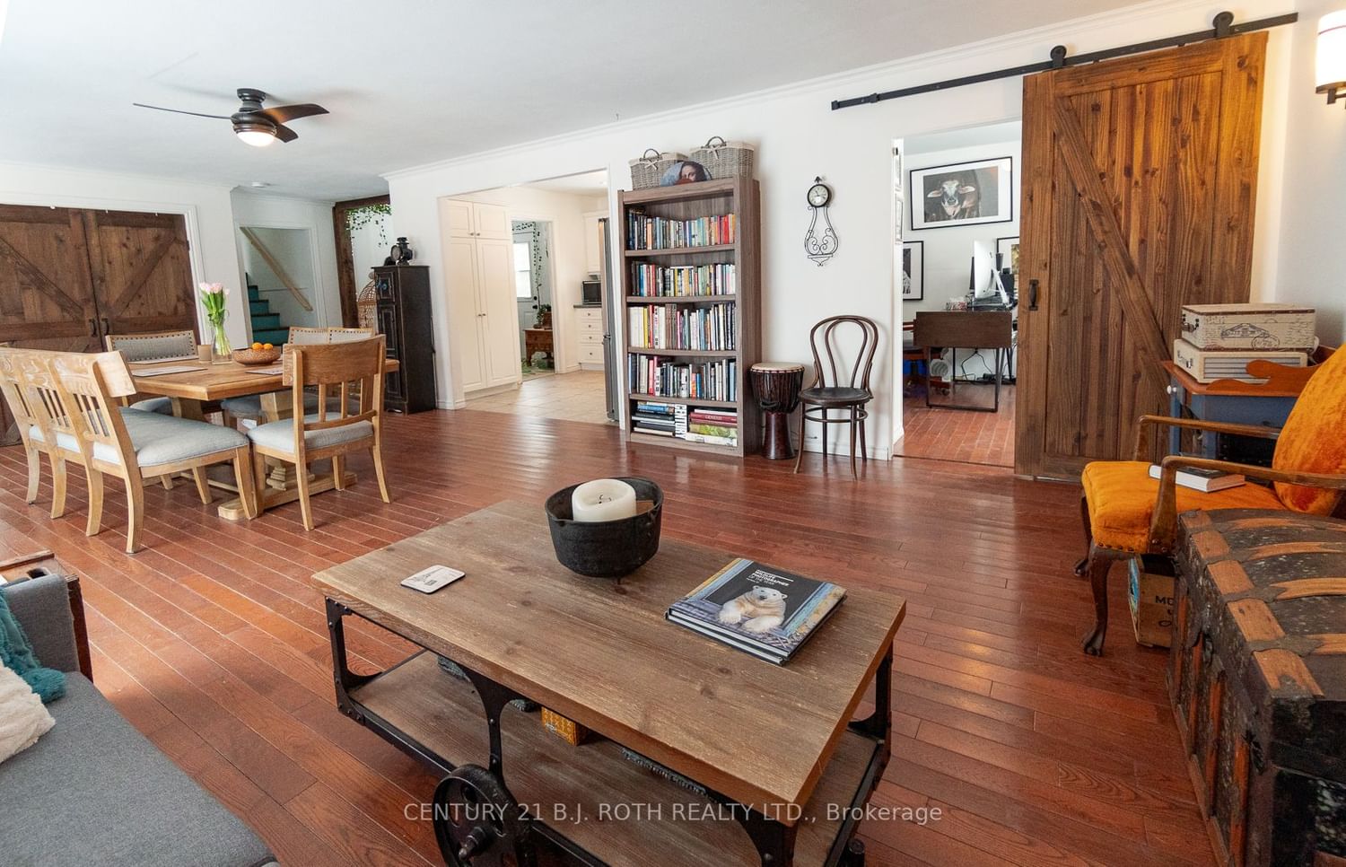 Listing Image 7