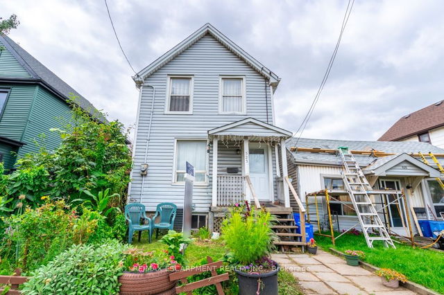 523 Wellington Street