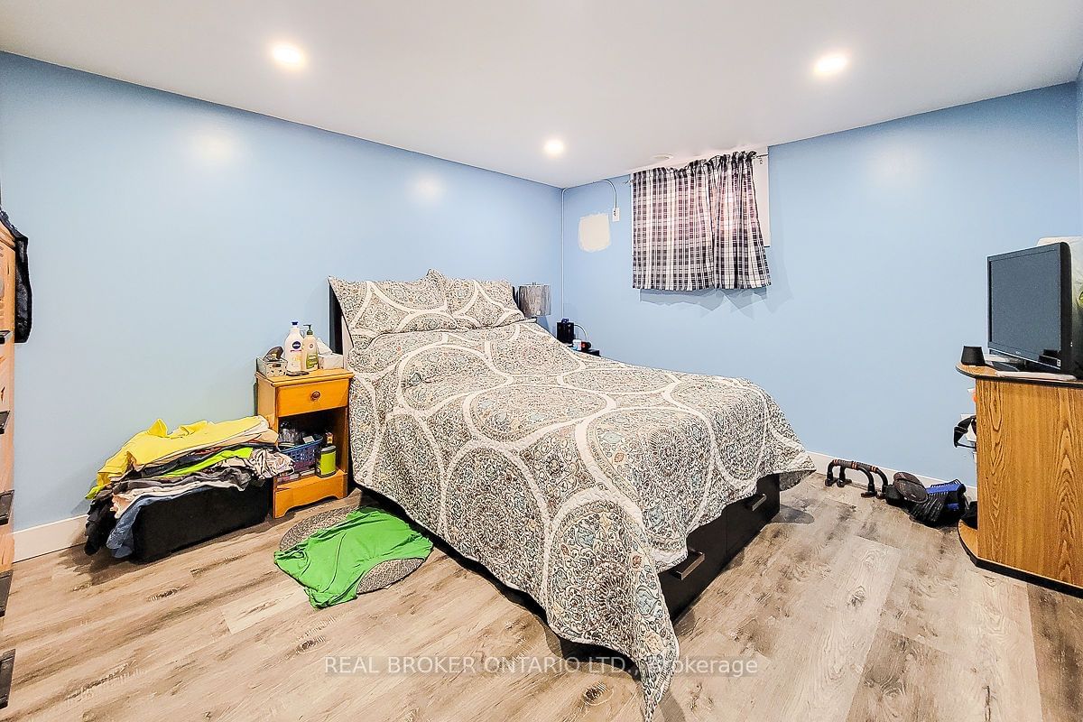 Listing Image 22