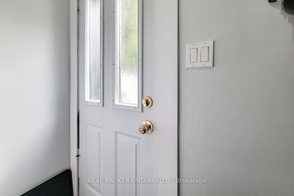 Listing Image 27
