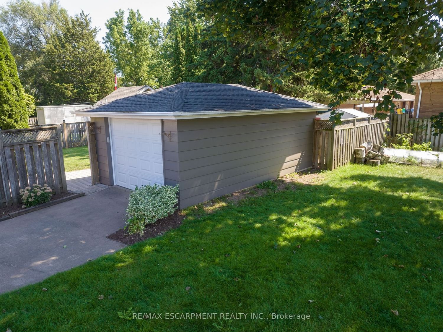 Listing Image 7