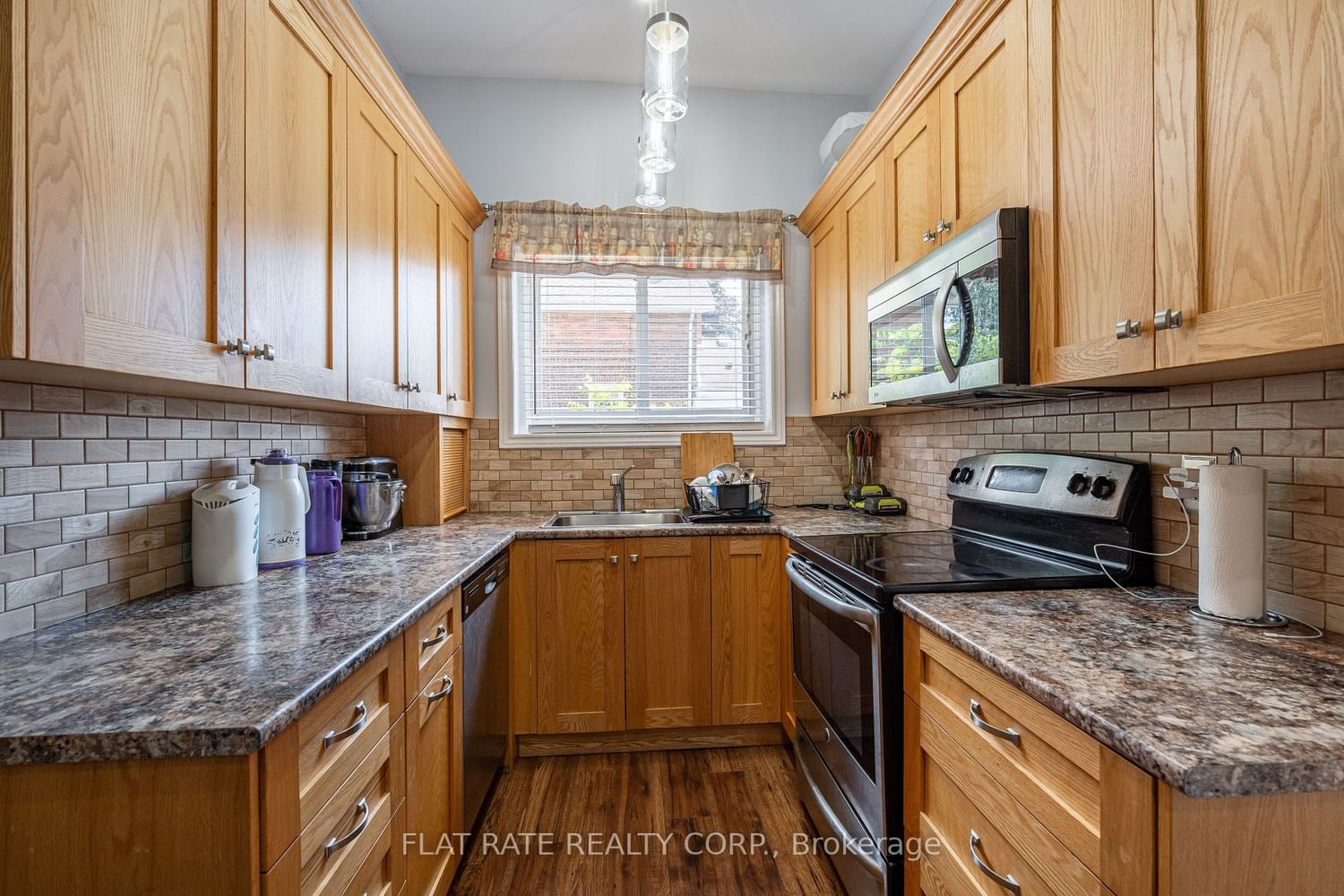 Listing Image 7