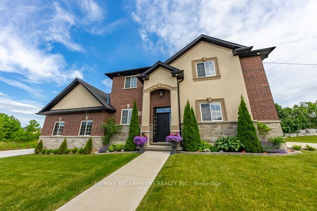 8 Hampton Brook Way