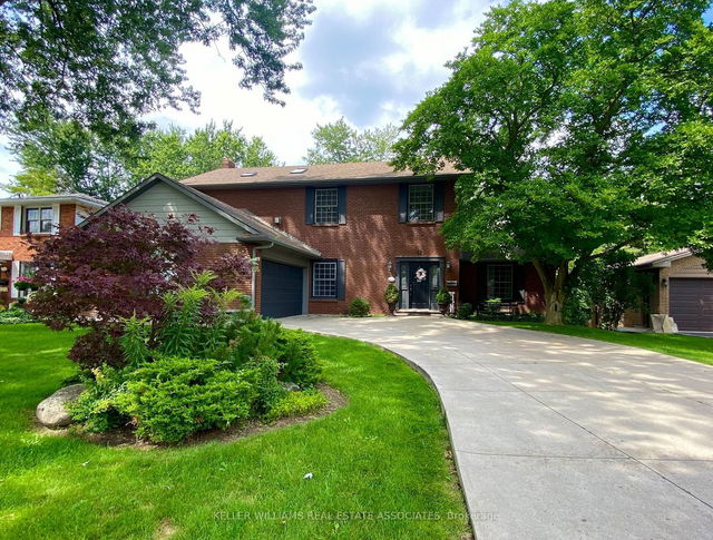 11 Highland Park Drive
