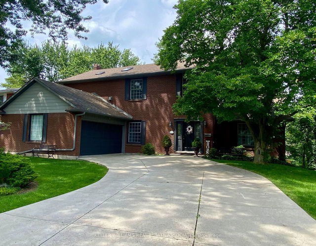 11 Highland Park Drive