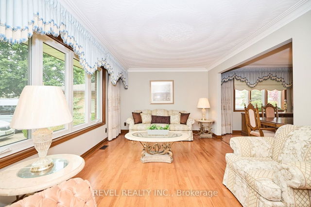 24 Amberwood Court