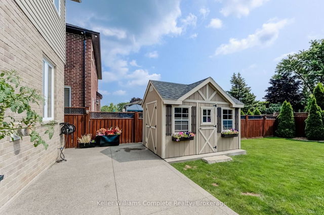 18 Mentino Crescent