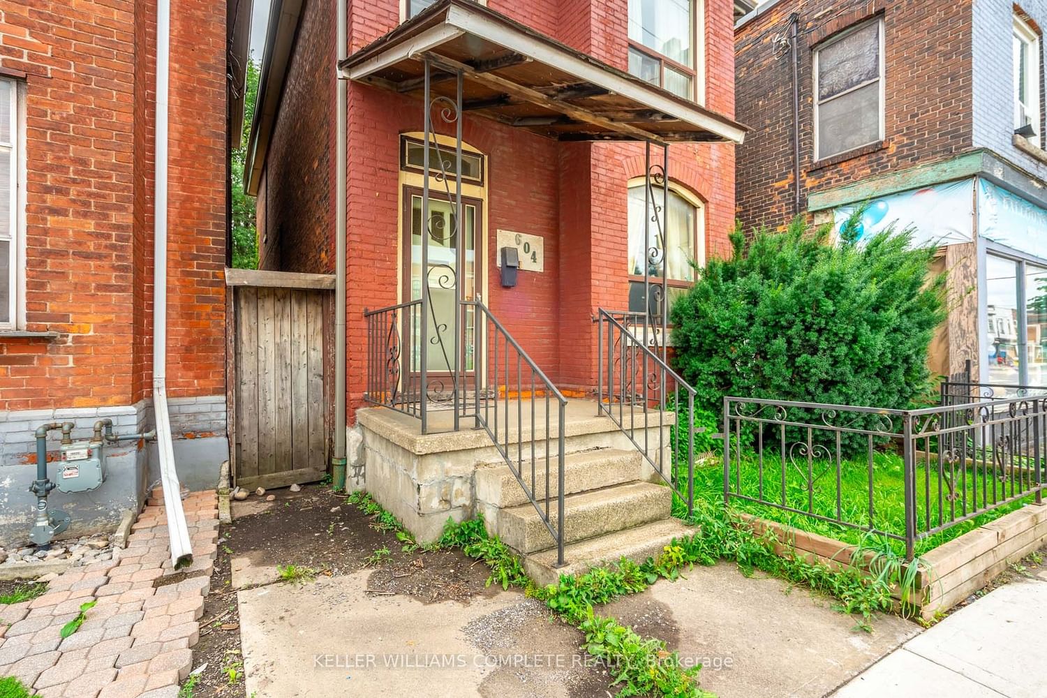Listing photo 2