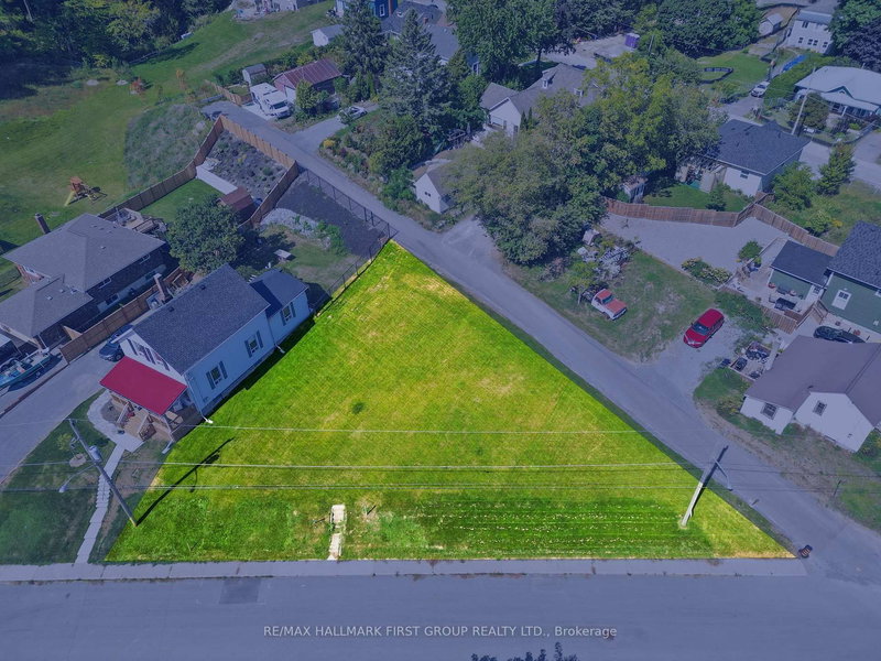 14 Alexander St, Port Hope, L1A 1B2 | Image 3