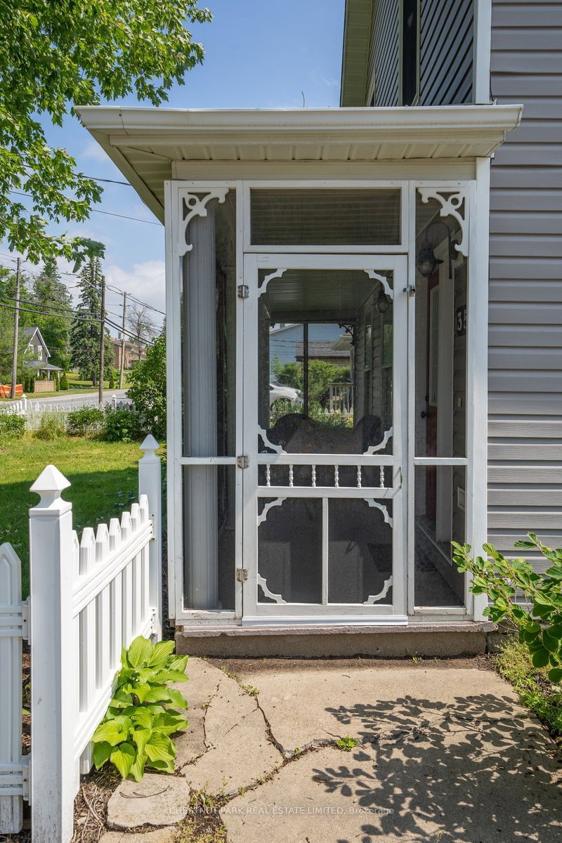 35 Lake St, Prince Edward County, K0K 2T0 | Image 2