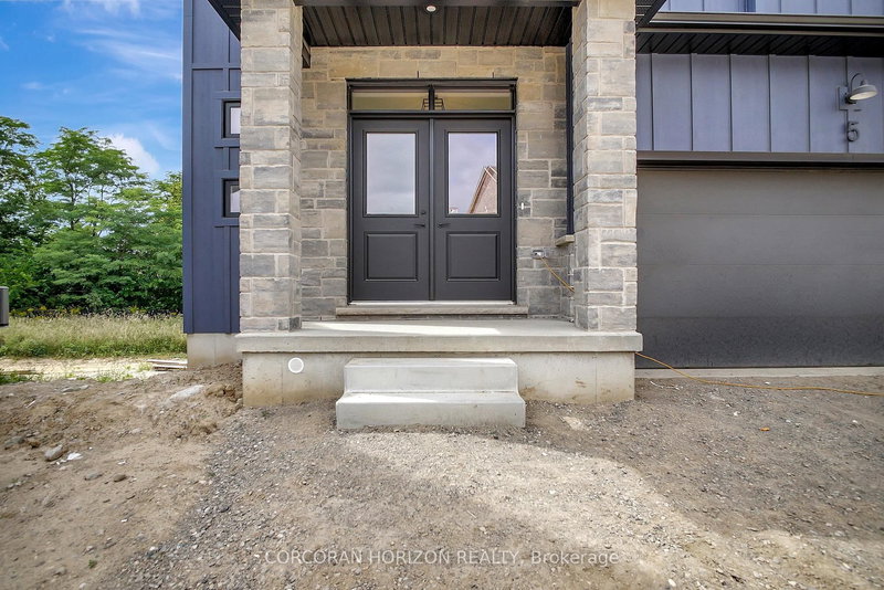 5 - 32 Faith St, Cambridge, N1T 0E8 | Image 3