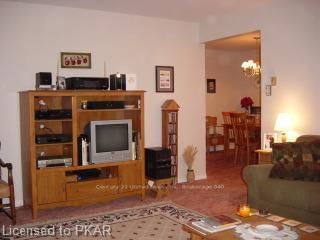 303 - 2020 Mapleridge Dr, Peterborough, K9K 1Z8 | Image 2