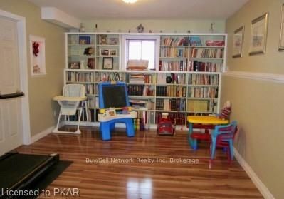 Listing Image 9