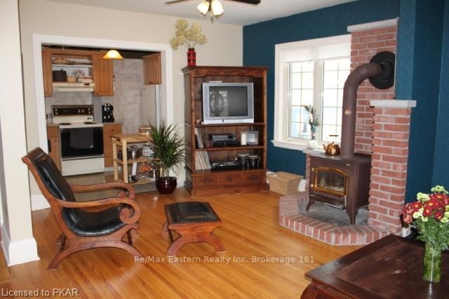 Listing Image 7