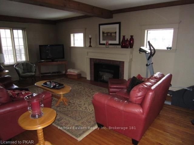 Listing Image 3
